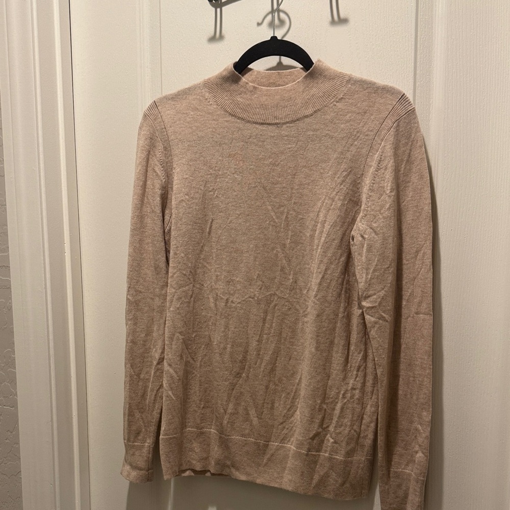 Banana Republic Women’s Tan Sweater